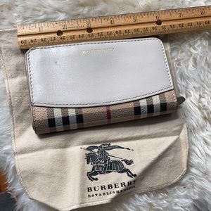 Burberry Haymarket MD wallet with dust cover